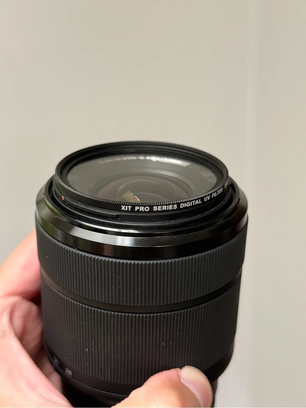 Sony Black FE 28-70mm f/3.5-5.6 Standard Zoom Lens with Hood and Cap
